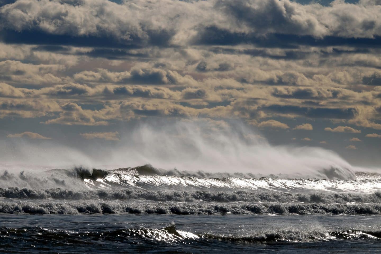 WindBlownSurf-02JAN19-JennessBeachRyeNH